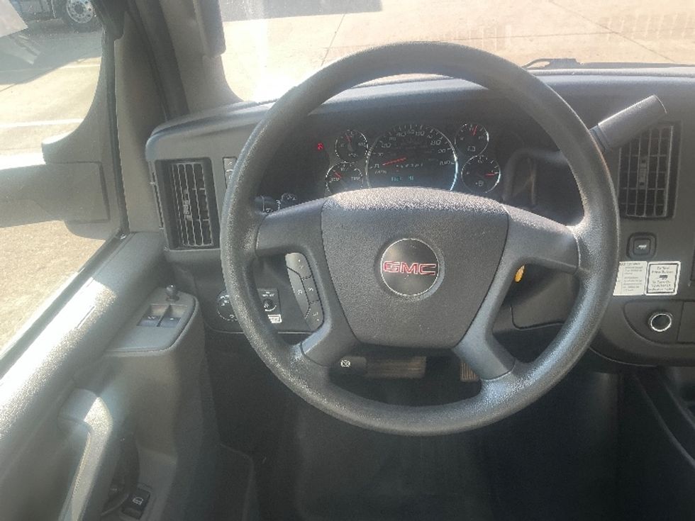 Light Duty Box Truck-Light and Medium Duty Trucks-GMC-2021-Savana G33903-Allen Park-MI-122,745\n\t\tmiles-$ 27,250 - Image 16