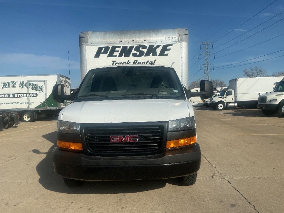 Light Duty Box Truck-Light and Medium Duty Trucks-GMC-2021-Savana G33903-Allen Park-MI-122,745\n\t\tmiles-$ 27,250 - Image 2