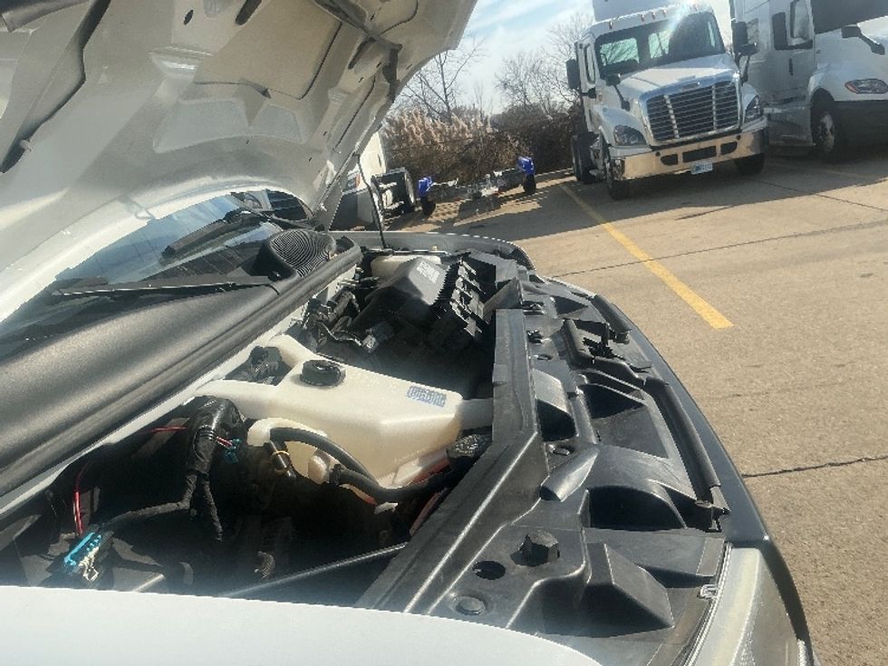 Light Duty Box Truck-Light and Medium Duty Trucks-GMC-2021-Savana G33903-Allen Park-MI-122,745\n\t\tmiles-$ 27,250 - Image 22