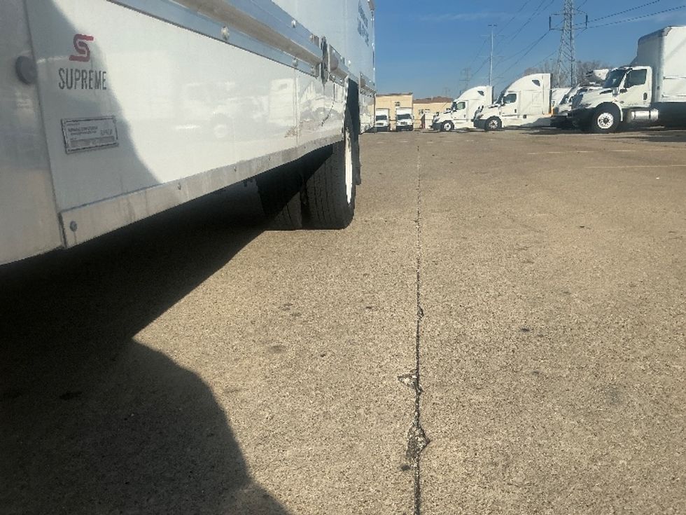 Light Duty Box Truck-Light and Medium Duty Trucks-GMC-2021-Savana G33903-Allen Park-MI-122,745\n\t\tmiles-$ 27,250 - Image 5