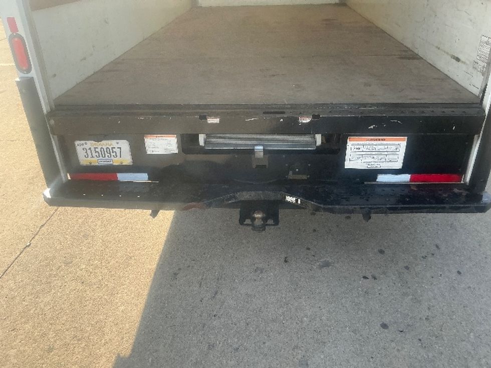 Light Duty Box Truck-Light and Medium Duty Trucks-GMC-2021-Savana G33903-Allen Park-MI-122,745\n\t\tmiles-$ 27,250 - Image 9