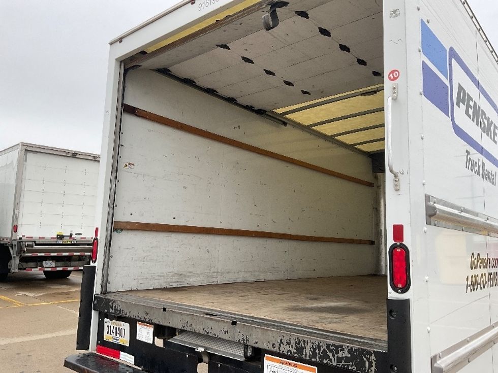 Light Duty Box Truck-Light and Medium Duty Trucks-GMC-2021-Savana G33903-Allen Park-MI-93,099\n\t\tmiles-$ 28,000 - Image 10