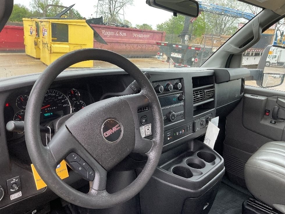 Light Duty Box Truck-Light and Medium Duty Trucks-GMC-2021-Savana G33903-Allen Park-MI-93,099\n\t\tmiles-$ 28,000 - Image 16