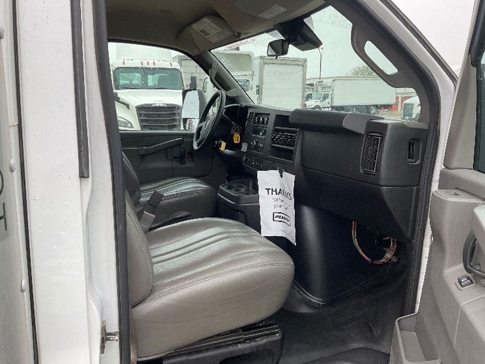 Light Duty Box Truck-Light and Medium Duty Trucks-GMC-2021-Savana G33903-Allen Park-MI-93,099\n\t\tmiles-$ 28,000 - Image 20