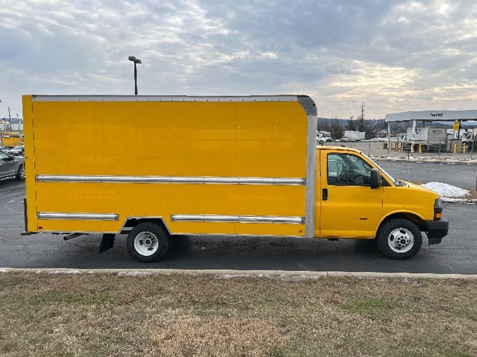 Light Duty Box Truck-Light and Medium Duty Trucks-GMC-2021-Savana G33903-Allentown-PA-102,734\n\t\tmiles-$ 25,500 - Image 15