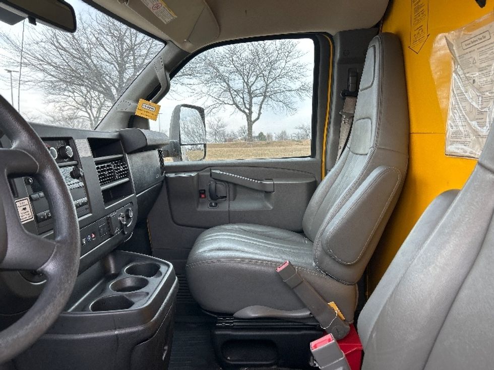 Light Duty Box Truck-Light and Medium Duty Trucks-GMC-2021-Savana G33903-Allentown-PA-102,734\n\t\tmiles-$ 25,500 - Image 20