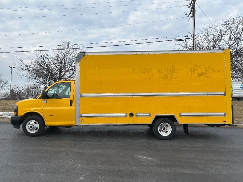 Light Duty Box Truck-Light and Medium Duty Trucks-GMC-2021-Savana G33903-Allentown-PA-102,734\n\t\tmiles-$ 25,500 - Image 4