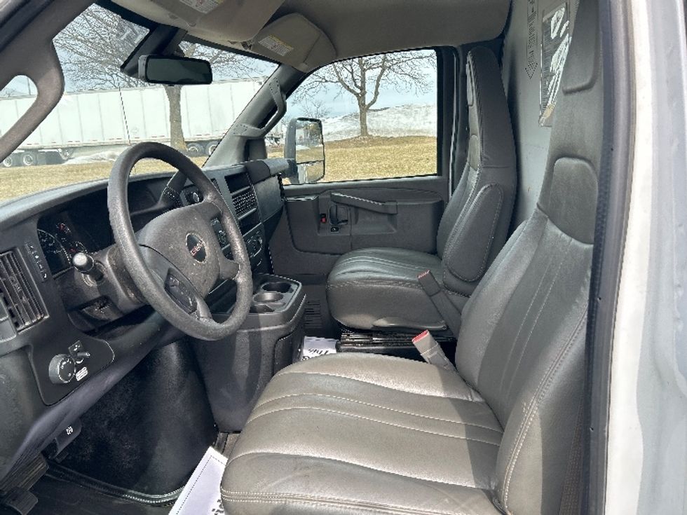 Light Duty Box Truck-Light and Medium Duty Trucks-GMC-2021-Savana G33903-Allentown-PA-51,812\n\t\tmiles-$ 33,750 - Image 19
