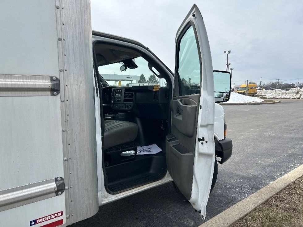 Light Duty Box Truck-Light and Medium Duty Trucks-GMC-2021-Savana G33903-Allentown-PA-51,812\n\t\tmiles-$ 33,750 - Image 20