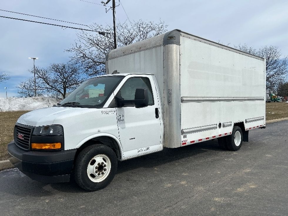 Light Duty Box Truck-Light and Medium Duty Trucks-GMC-2021-Savana G33903-Allentown-PA-51,812\n\t\tmiles-$ 33,750 - Image 3
