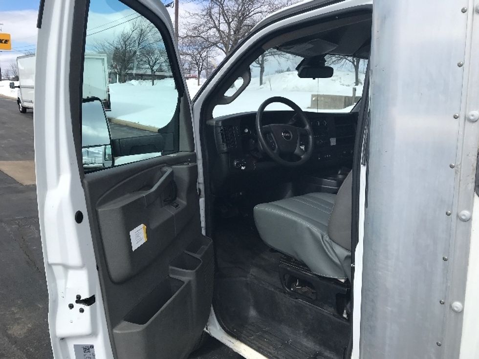 Light Duty Box Truck-Light and Medium Duty Trucks-GMC-2021-Savana G33903-Allentown-PA-64,421\n\t\tmiles-$ 32,500 - Image 16