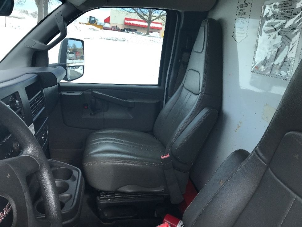 Light Duty Box Truck-Light and Medium Duty Trucks-GMC-2021-Savana G33903-Allentown-PA-64,421\n\t\tmiles-$ 32,500 - Image 19