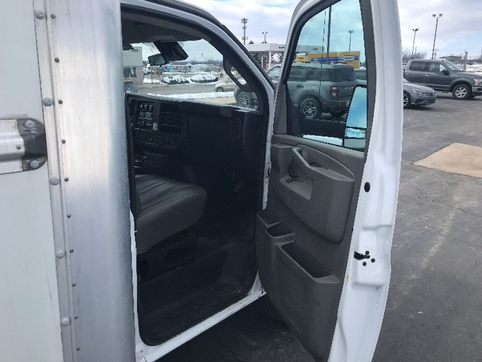 Light Duty Box Truck-Light and Medium Duty Trucks-GMC-2021-Savana G33903-Allentown-PA-64,421\n\t\tmiles-$ 32,500 - Image 20