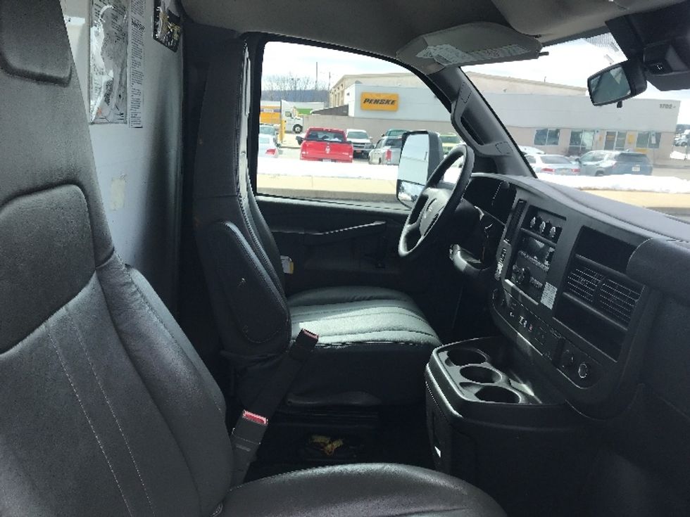 Light Duty Box Truck-Light and Medium Duty Trucks-GMC-2021-Savana G33903-Allentown-PA-64,421\n\t\tmiles-$ 32,500 - Image 22