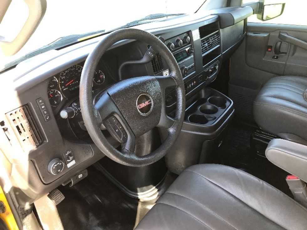 Light Duty Box Truck-Light and Medium Duty Trucks-GMC-2021-Savana G33903-Allentown-PA-91,918\n\t\tmiles-$ 26,250 - Image 18