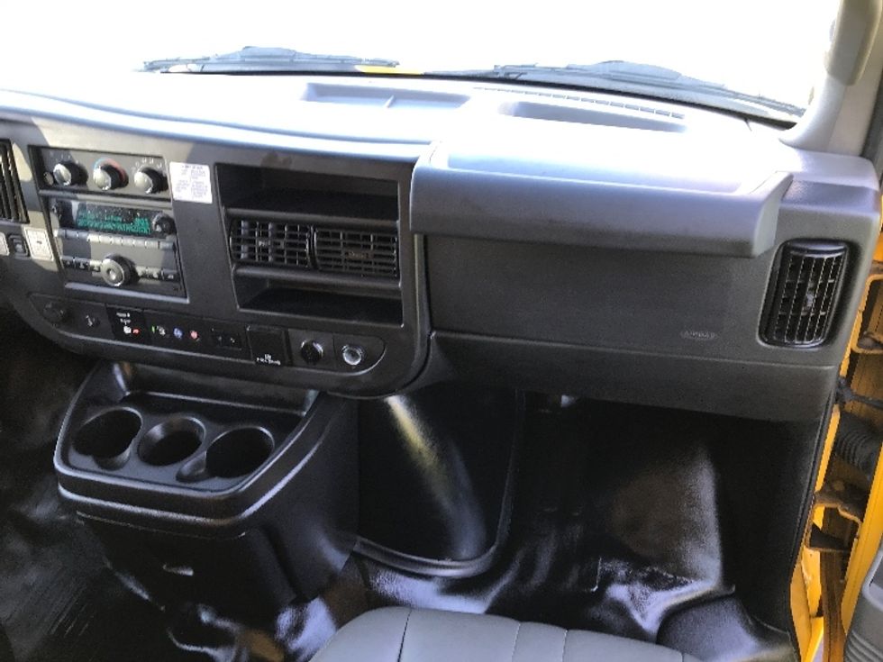 Light Duty Box Truck-Light and Medium Duty Trucks-GMC-2021-Savana G33903-Allentown-PA-91,918\n\t\tmiles-$ 26,250 - Image 21