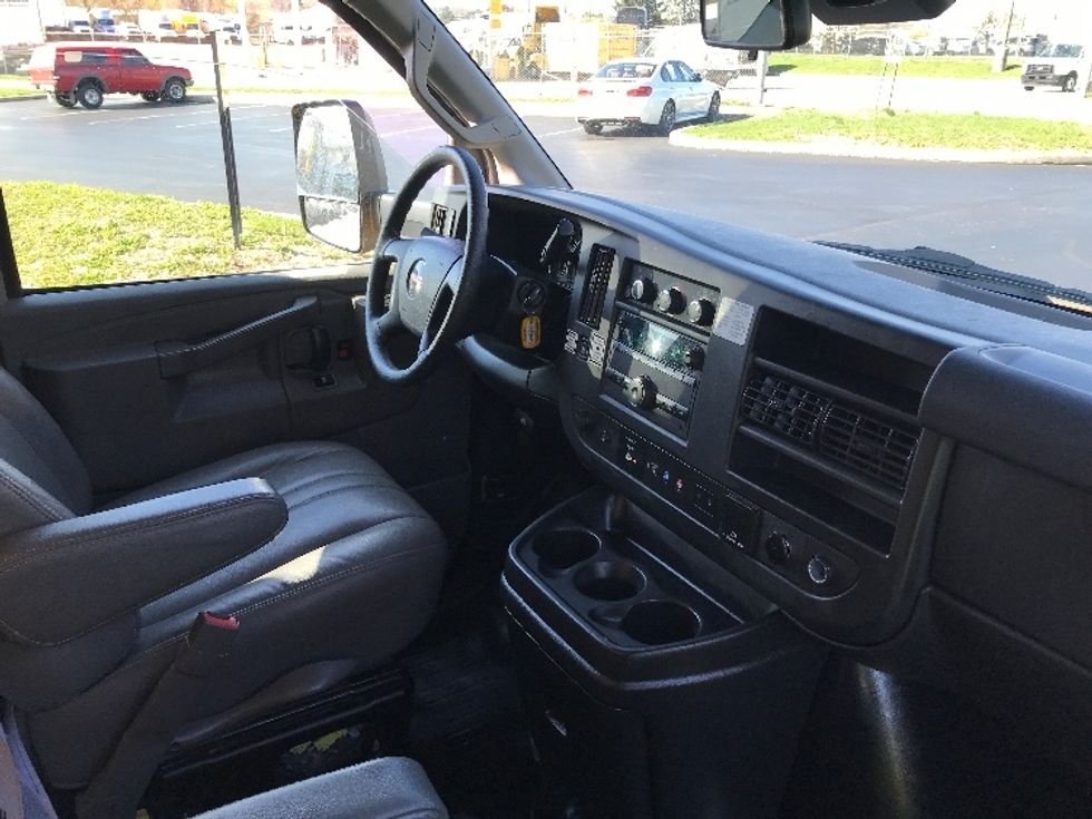 Light Duty Box Truck-Light and Medium Duty Trucks-GMC-2021-Savana G33903-Allentown-PA-91,918\n\t\tmiles-$ 26,250 - Image 22