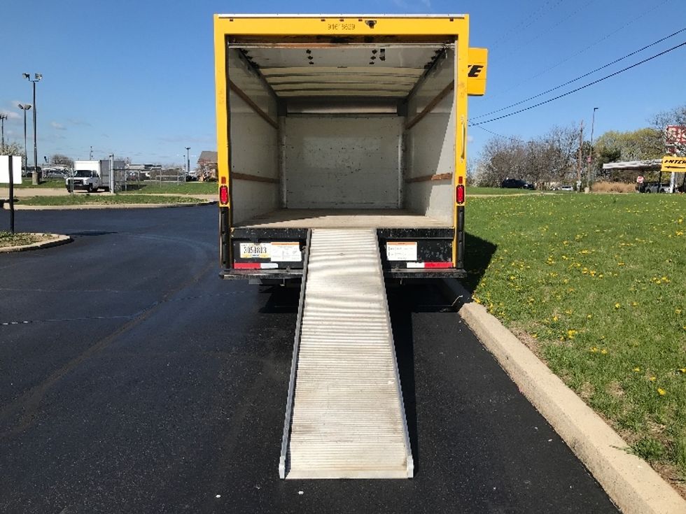 Light Duty Box Truck-Light and Medium Duty Trucks-GMC-2021-Savana G33903-Allentown-PA-91,918\n\t\tmiles-$ 26,250 - Image 9