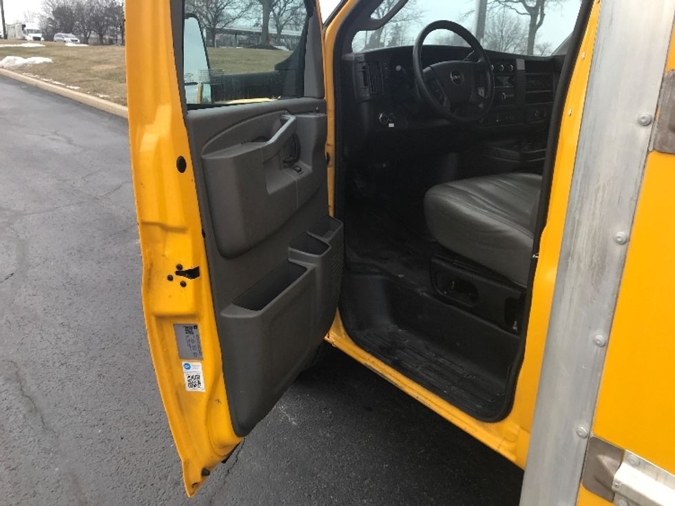 Light Duty Box Truck-Light and Medium Duty Trucks-GMC-2021-Savana G33903-Allentown-PA-99,046\n\t\tmiles-$ 25,750 - Image 16