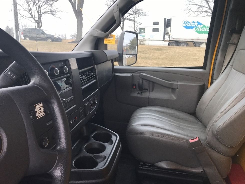 Light Duty Box Truck-Light and Medium Duty Trucks-GMC-2021-Savana G33903-Allentown-PA-99,046\n\t\tmiles-$ 25,750 - Image 19
