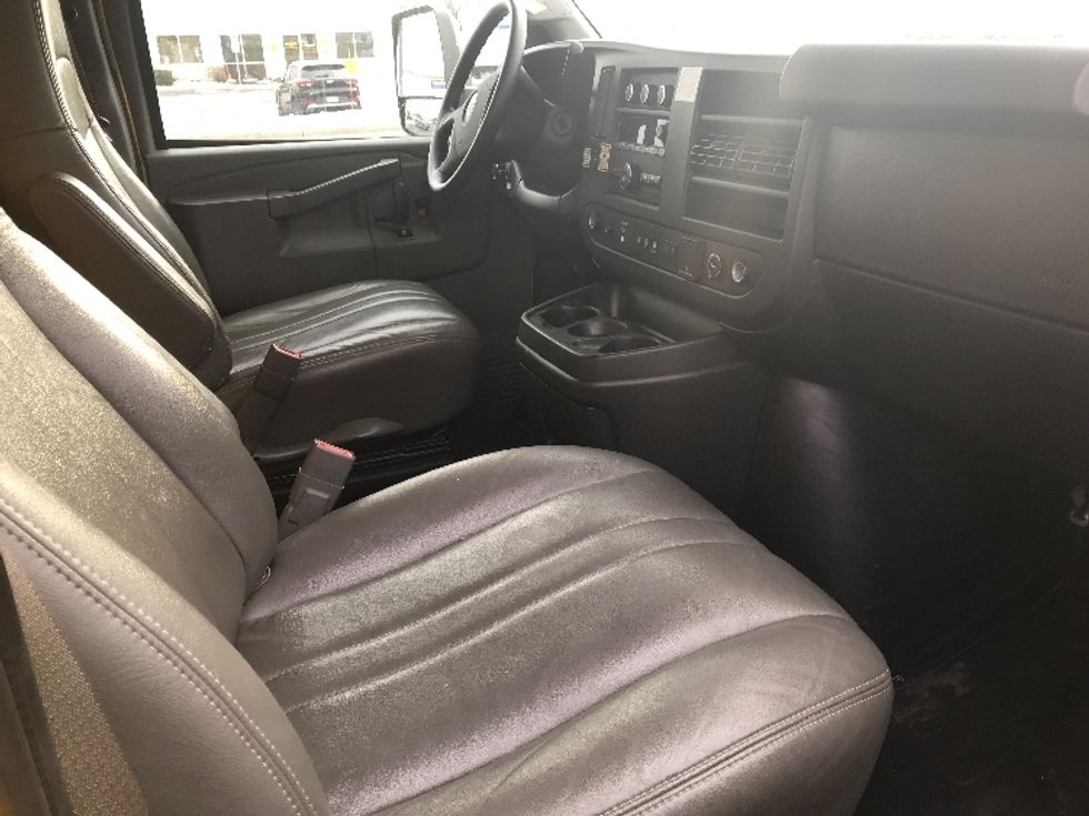 Light Duty Box Truck-Light and Medium Duty Trucks-GMC-2021-Savana G33903-Allentown-PA-99,046\n\t\tmiles-$ 25,750 - Image 22