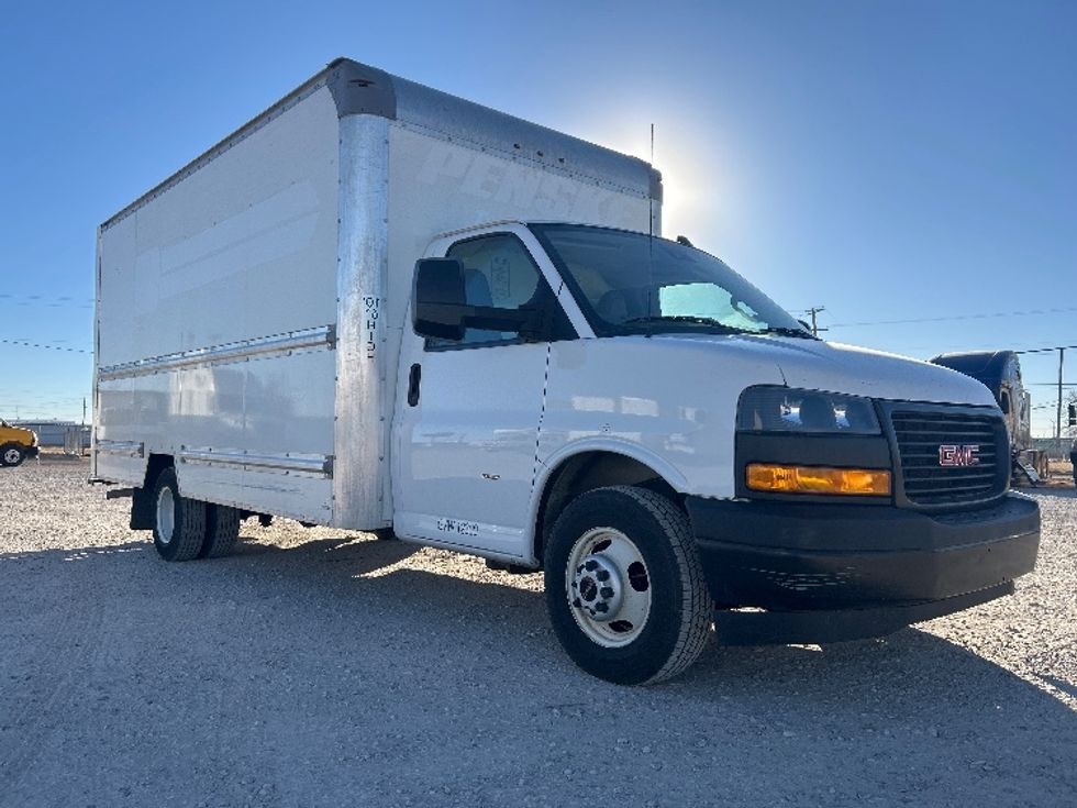 Light Duty Box Truck-Light and Medium Duty Trucks-GMC-2021-Savana G33903-Amarillo-TX-113,808\n\t\tmiles-$ 27,750 - Image 1