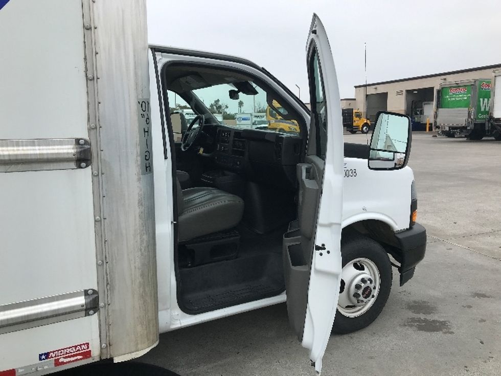 Light Duty Box Truck-Light and Medium Duty Trucks-GMC-2021-Savana G33903-Anaheim-CA-104,570\n\t\tmiles-$ 30,000 - Image 20