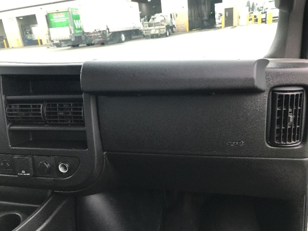 Light Duty Box Truck-Light and Medium Duty Trucks-GMC-2021-Savana G33903-Anaheim-CA-104,570\n\t\tmiles-$ 30,000 - Image 21