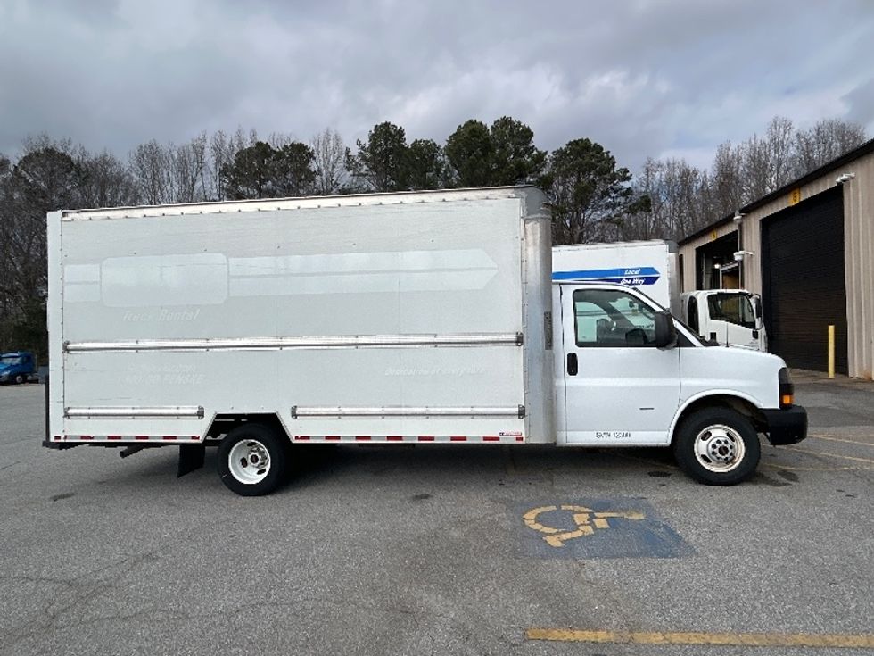 Light Duty Box Truck-Light and Medium Duty Trucks-GMC-2021-Savana G33903-Anderson-SC-100,116\n\t\tmiles-$ 31,250 - Image 14