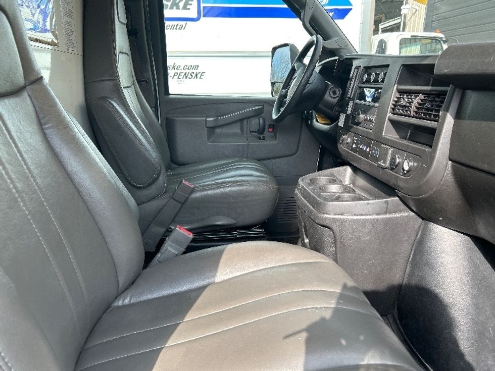 Light Duty Box Truck-Light and Medium Duty Trucks-GMC-2021-Savana G33903-Anderson-SC-100,116\n\t\tmiles-$ 31,250 - Image 21