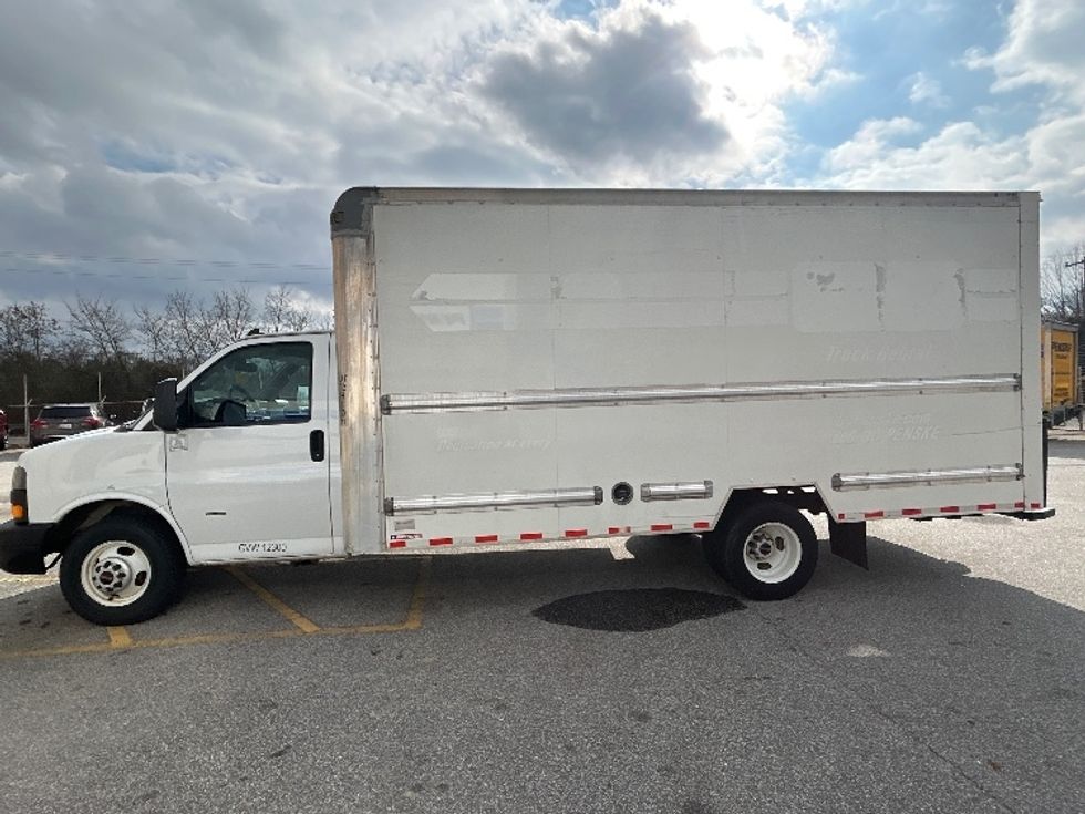 Light Duty Box Truck-Light and Medium Duty Trucks-GMC-2021-Savana G33903-Anderson-SC-100,116\n\t\tmiles-$ 31,250 - Image 4