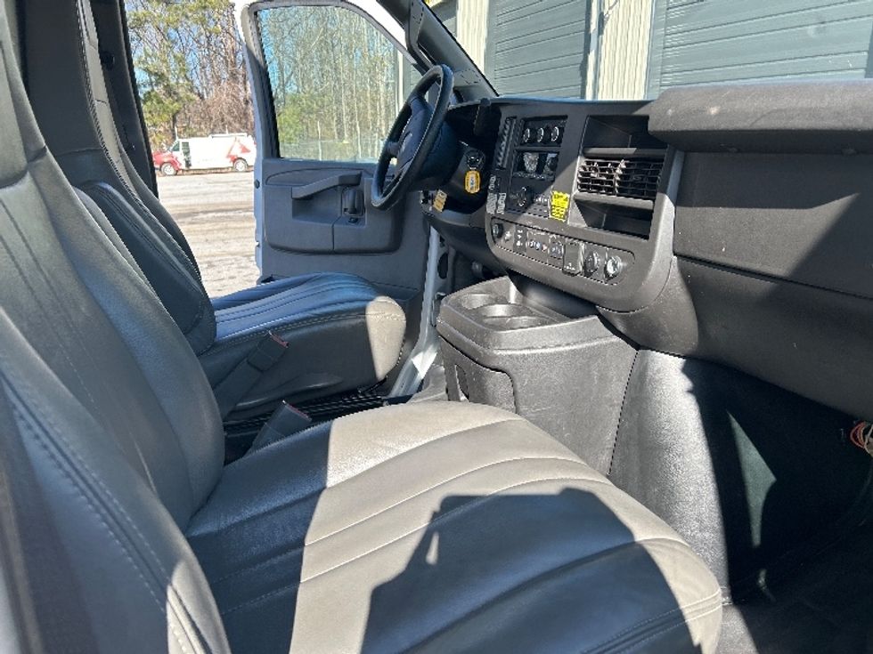 Light Duty Box Truck-Light and Medium Duty Trucks-GMC-2021-Savana G33903-Anderson-SC-110,727\n\t\tmiles-$ 30,000 - Image 20