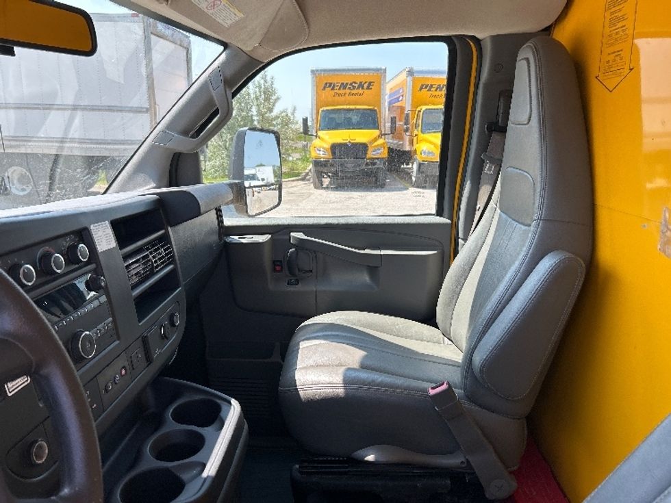 Light Duty Box Truck-Light and Medium Duty Trucks-GMC-2021-Savana G33903-Anderson-SC-88,641\n\t\tmiles-$ 27,250 - Image 17