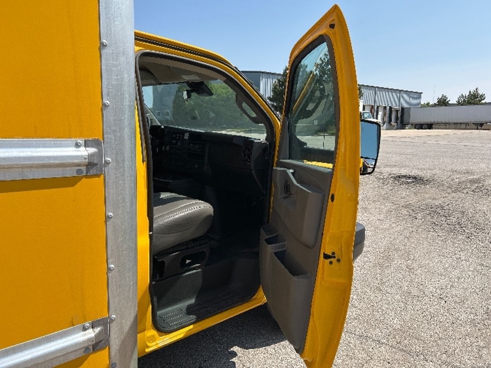 Light Duty Box Truck-Light and Medium Duty Trucks-GMC-2021-Savana G33903-Anderson-SC-88,641\n\t\tmiles-$ 27,250 - Image 18