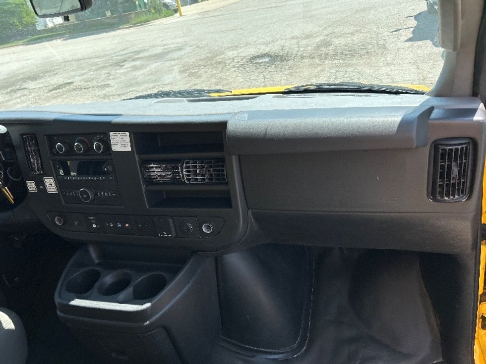 Light Duty Box Truck-Light and Medium Duty Trucks-GMC-2021-Savana G33903-Anderson-SC-88,641\n\t\tmiles-$ 27,250 - Image 19