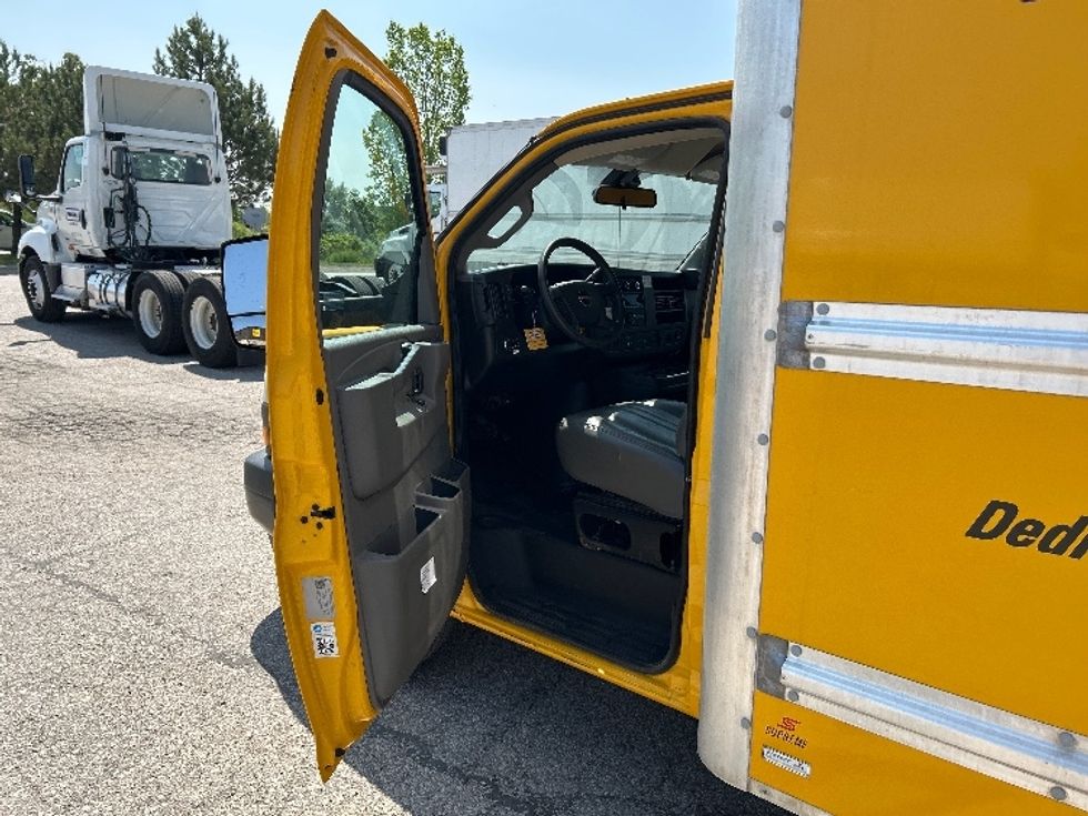 Light Duty Box Truck-Light and Medium Duty Trucks-GMC-2021-Savana G33903-Anderson-SC-88,641\n\t\tmiles-$ 29,500 - Image 13