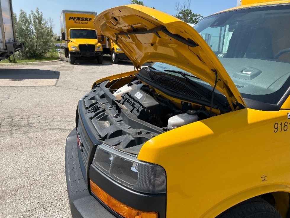 Light Duty Box Truck-Light and Medium Duty Trucks-GMC-2021-Savana G33903-Anderson-SC-88,641\n\t\tmiles-$ 29,500 - Image 21