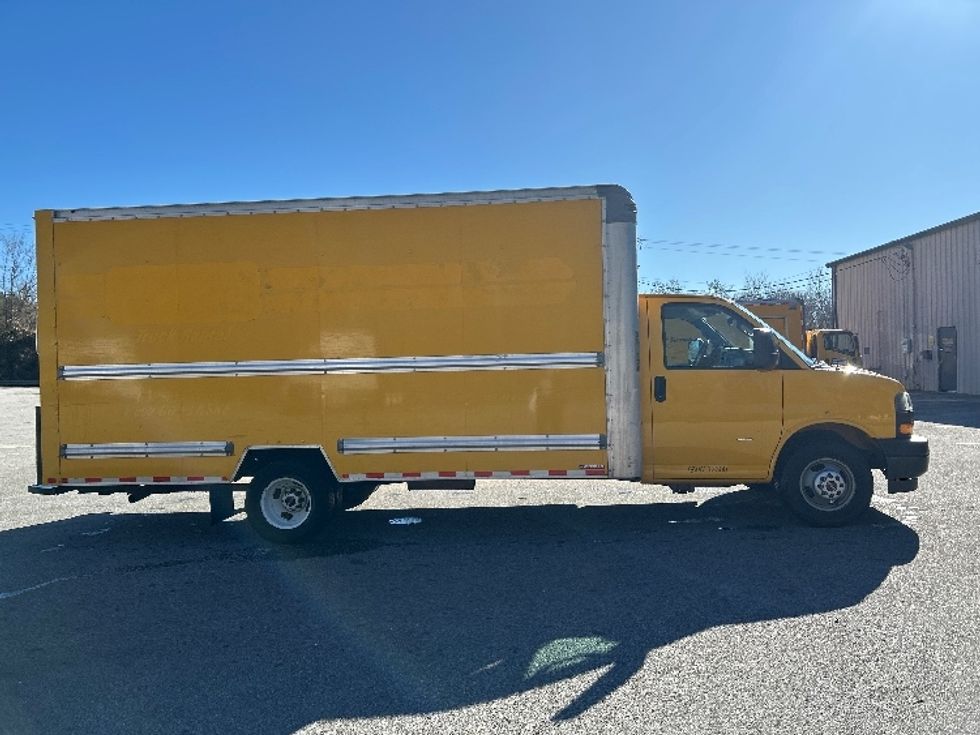 Light Duty Box Truck-Light and Medium Duty Trucks-GMC-2021-Savana G33903-Anderson-SC-89,443\n\t\tmiles-$ 29,500 - Image 14