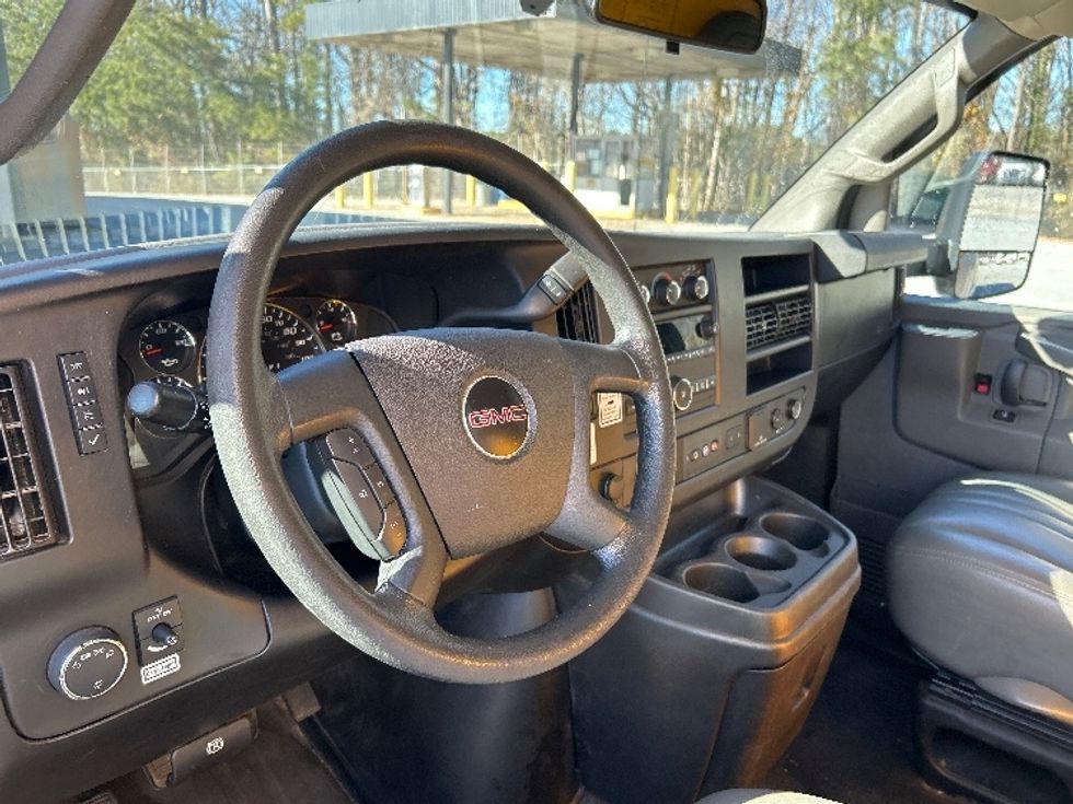 Light Duty Box Truck-Light and Medium Duty Trucks-GMC-2021-Savana G33903-Anderson-SC-89,443\n\t\tmiles-$ 29,500 - Image 16