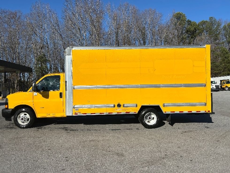 Light Duty Box Truck-Light and Medium Duty Trucks-GMC-2021-Savana G33903-Anderson-SC-89,443\n\t\tmiles-$ 29,500 - Image 4