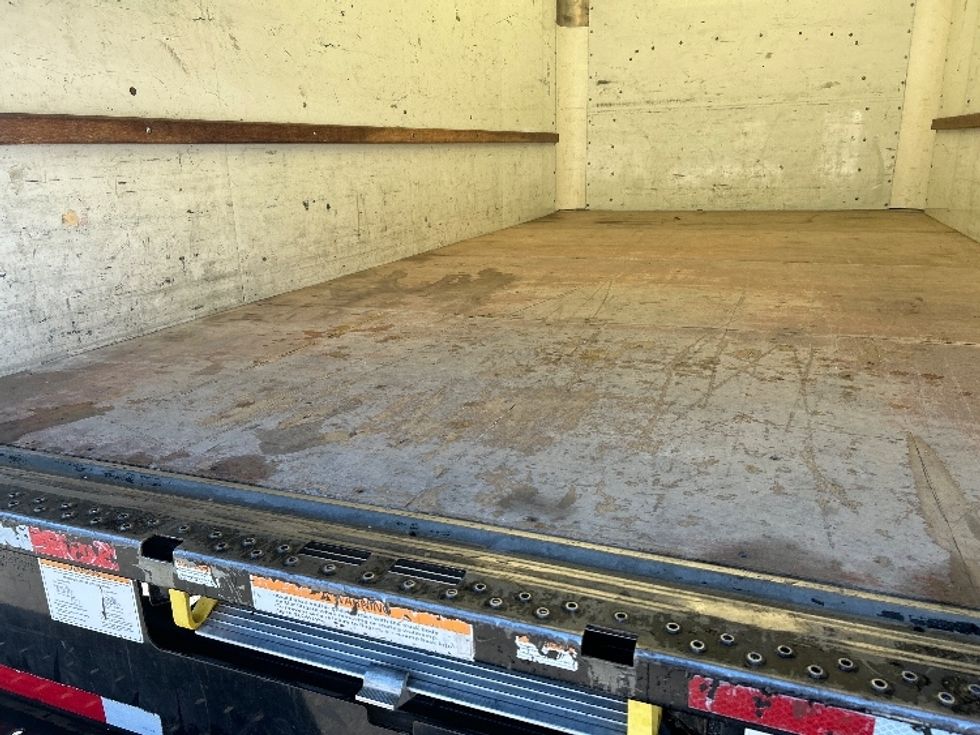 Light Duty Box Truck-Light and Medium Duty Trucks-GMC-2021-Savana G33903-Anderson-SC-89,443\n\t\tmiles-$ 29,500 - Image 9