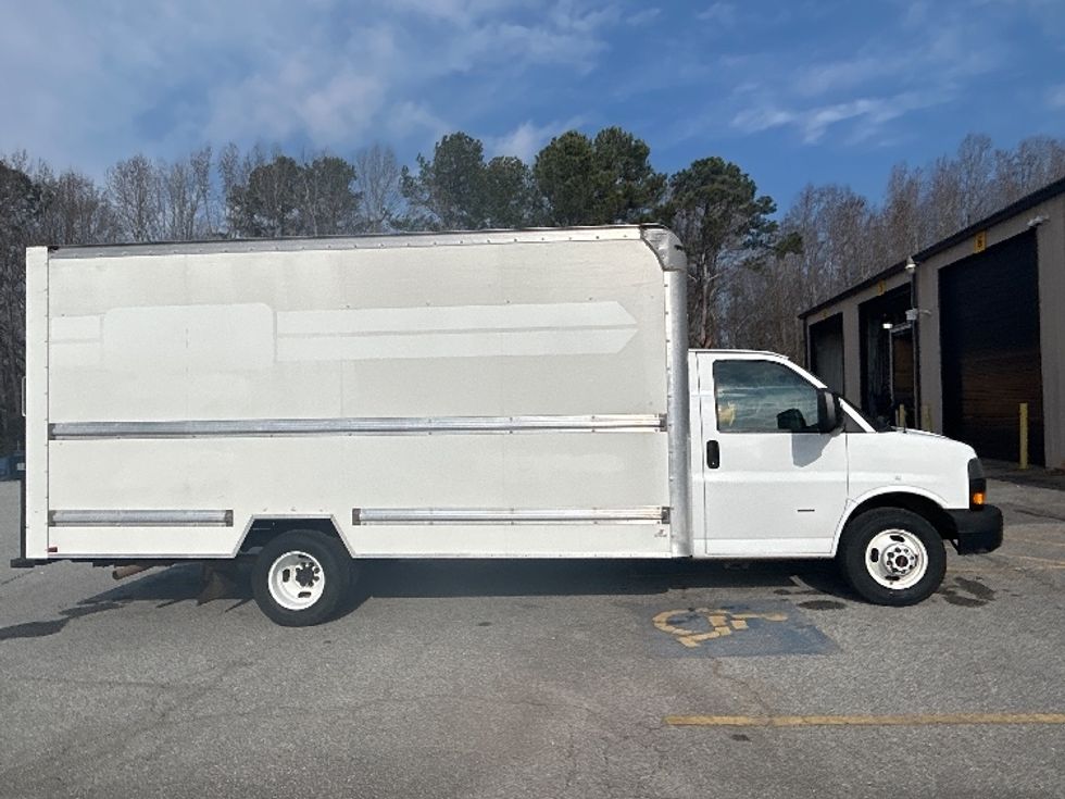 Light Duty Box Truck-Light and Medium Duty Trucks-GMC-2021-Savana G33903-Anderson-SC-91,521\n\t\tmiles-$ 32,250 - Image 14