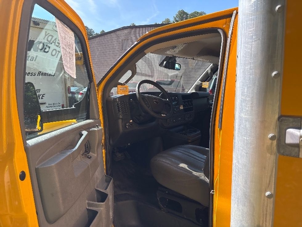 Light Duty Box Truck-Light and Medium Duty Trucks-GMC-2021-Savana G33903-Anderson-SC-92,123\n\t\tmiles-$ 27,750 - Image 15