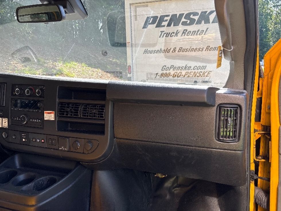 Light Duty Box Truck-Light and Medium Duty Trucks-GMC-2021-Savana G33903-Anderson-SC-92,123\n\t\tmiles-$ 27,750 - Image 20