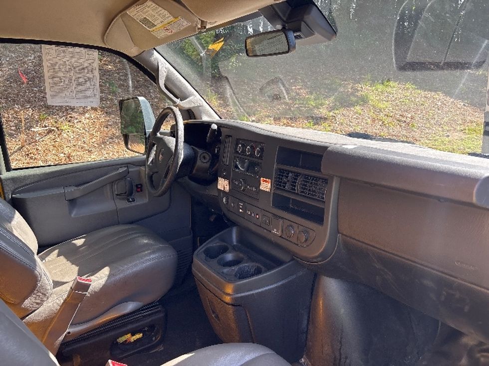 Light Duty Box Truck-Light and Medium Duty Trucks-GMC-2021-Savana G33903-Anderson-SC-92,123\n\t\tmiles-$ 27,750 - Image 21