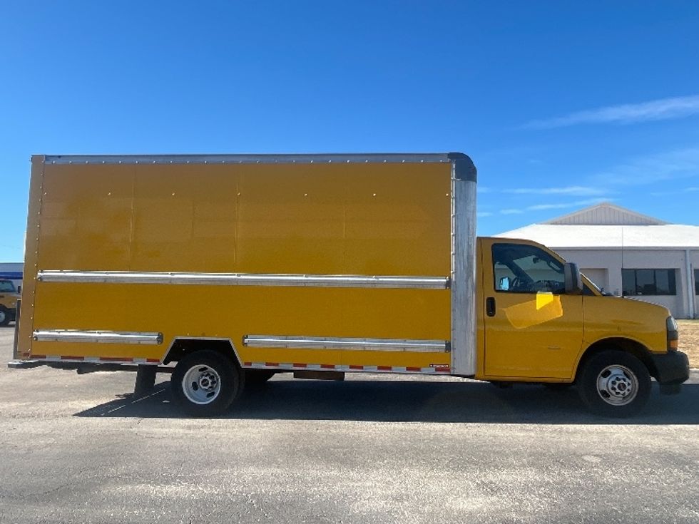 Light Duty Box Truck-Light and Medium Duty Trucks-GMC-2021-Savana G33903-Apopka-FL-100,920\n\t\tmiles-$ 27,500 - Image 15