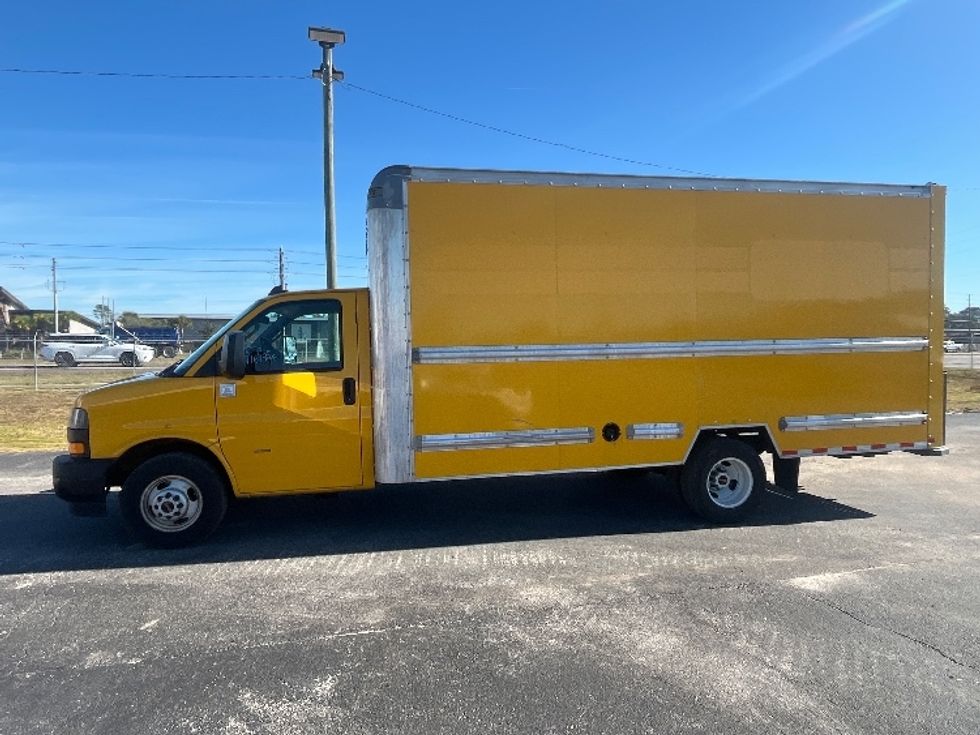 Light Duty Box Truck-Light and Medium Duty Trucks-GMC-2021-Savana G33903-Apopka-FL-100,920\n\t\tmiles-$ 27,500 - Image 4