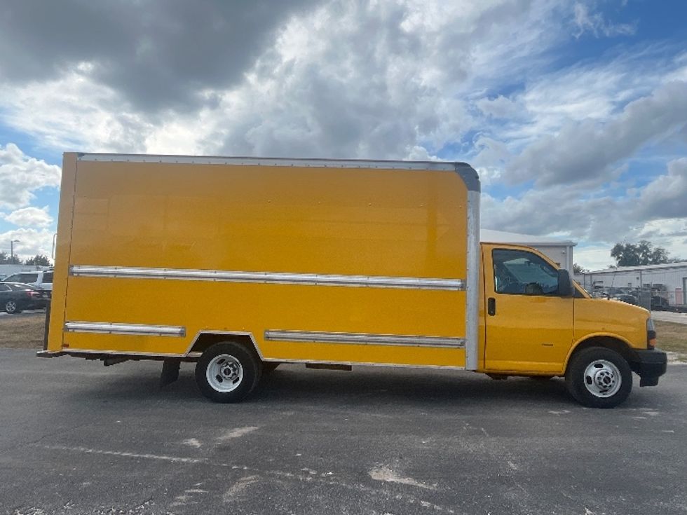 Light Duty Box Truck-Light and Medium Duty Trucks-GMC-2021-Savana G33903-Apopka-FL-105,287\n\t\tmiles-$ 27,000 - Image 15