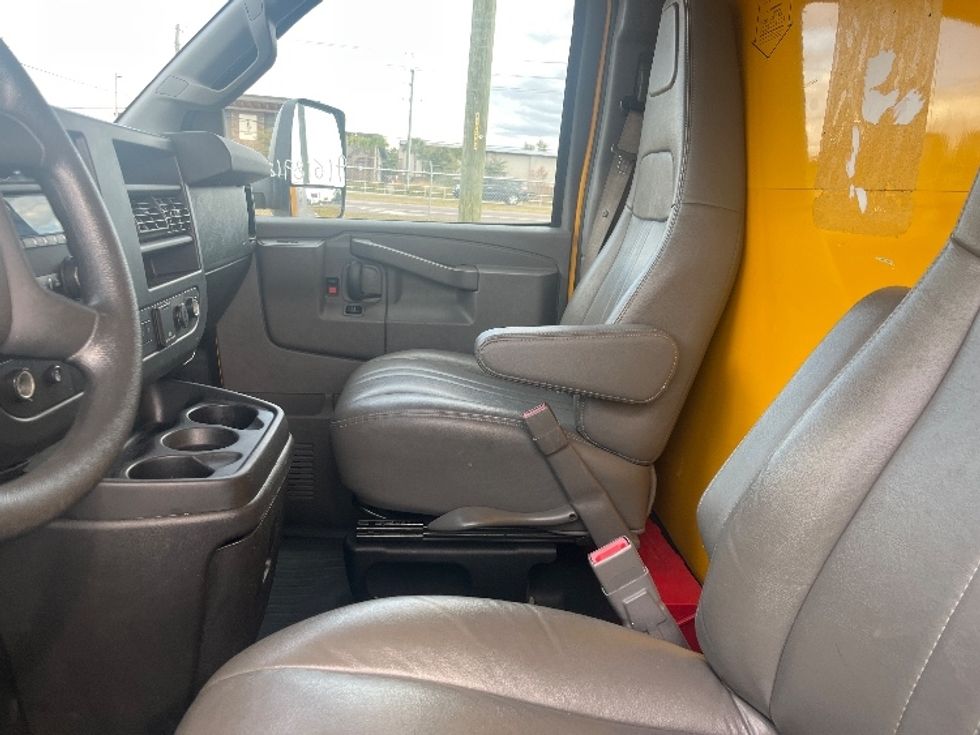 Light Duty Box Truck-Light and Medium Duty Trucks-GMC-2021-Savana G33903-Apopka-FL-105,287\n\t\tmiles-$ 27,000 - Image 19