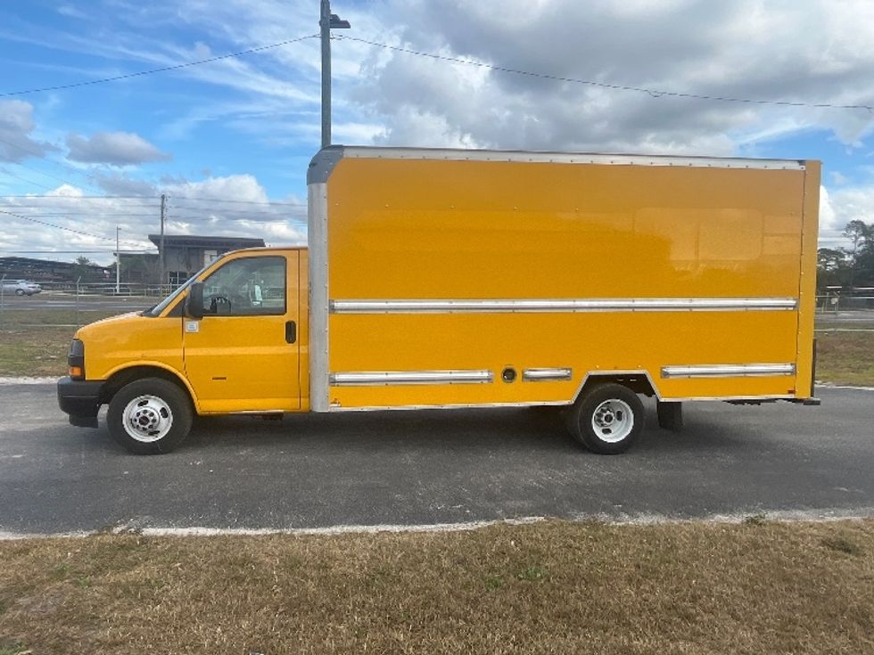 Light Duty Box Truck-Light and Medium Duty Trucks-GMC-2021-Savana G33903-Apopka-FL-105,287\n\t\tmiles-$ 27,000 - Image 4